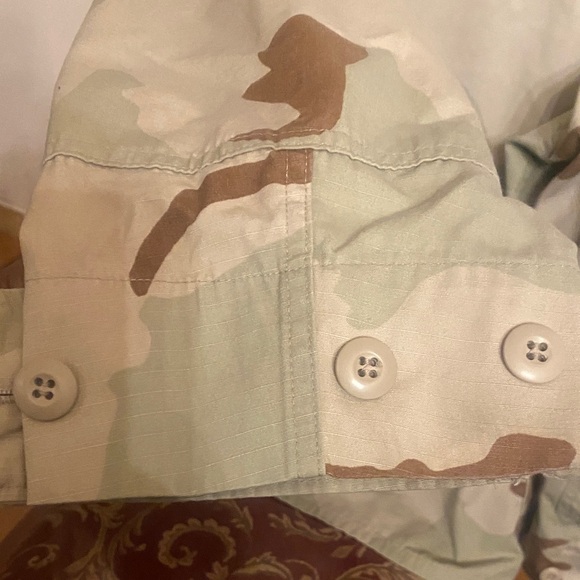 U.S. Air Force Desert Camouflage Utility Jacket - Picture 7 of 11